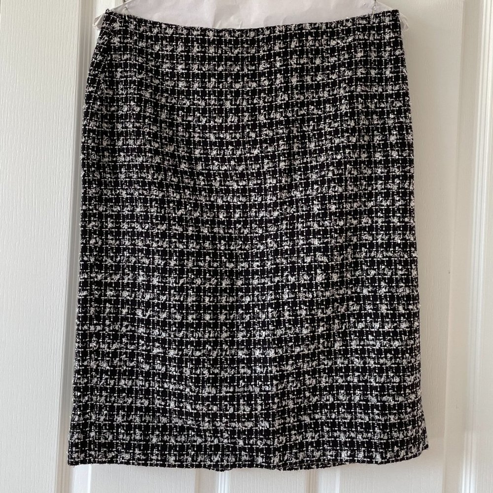 Talbots Petite Pencil Skirt Size 6 P Black and  White  Lined
